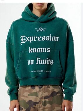 PACSUN  Green Hooded cropped Sweatshirt with White Slogan. Size Large